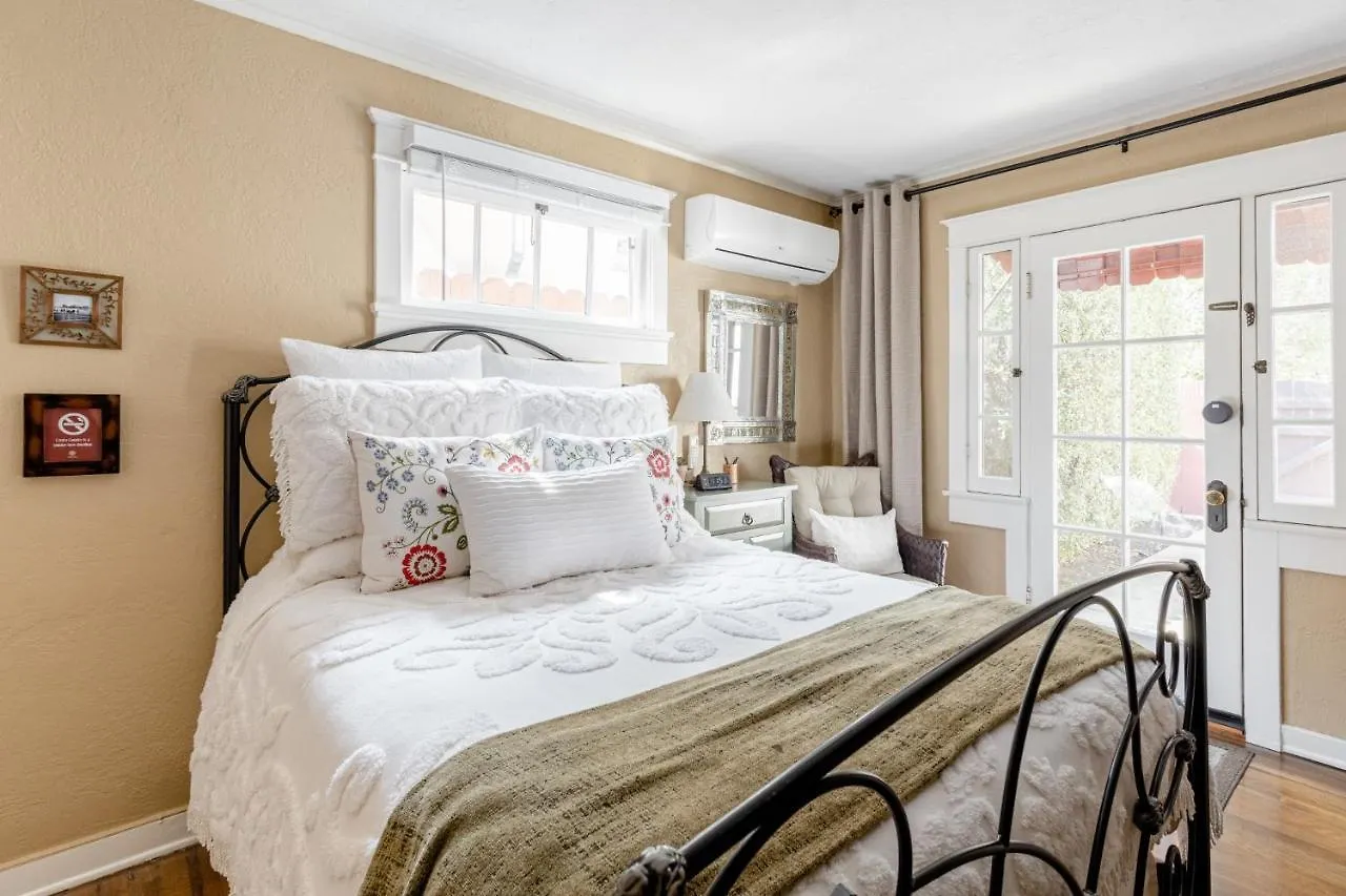 Casita Charm, Cozy Character Villa Long Beach