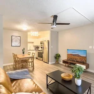 Updated With Pool - Close To Airport, Zoo, & Asu Apartment Phoenix