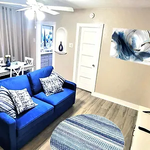 Apartment Seaside Oasis, Long Beach